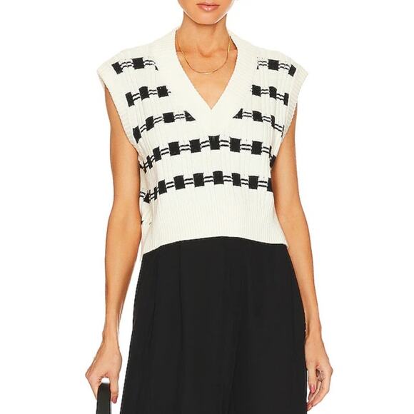 L’Academie - Danelea Cropped Sleeveless Vest in Ivory & Black - Picture 5 of 5